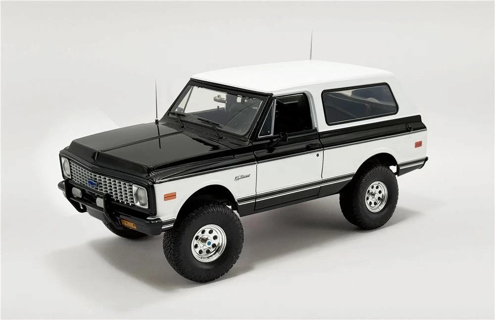 ACME 1/18 ミニカー ダイキャストモデル 1971年モデル シボレー CHEVROLET - BLAZER K5 OFFROAD HARD-TOP 1971 ブラック・ホワイト