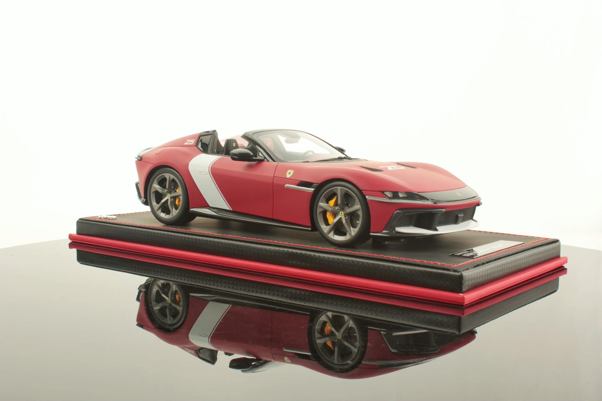 MR Collection 1/18 ミニカー レジン プロポーションモデル 2025年モデル フェラーリ 12チリンドリ FERRARI - 12 CILINDRI V12 830cv SPIDER OPEN 2025 No.25 - Rosso Racing 2025 Matt マットレッド｜ディー・ティー・ダブリュー