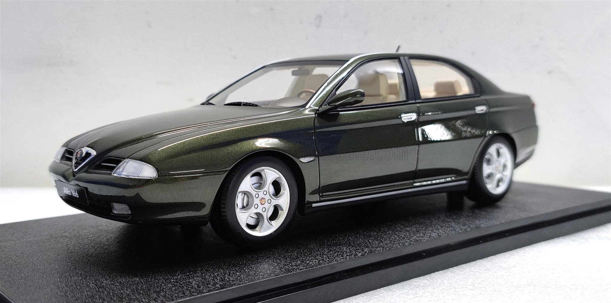 Cult Scale Models カルトモデル 1/18 ミニカー レジン プロポーションモデル 1998年モデル アルファロメオ ALFA ROMEO - 166 3.0 V6 24v SUPER 1998 グリーン