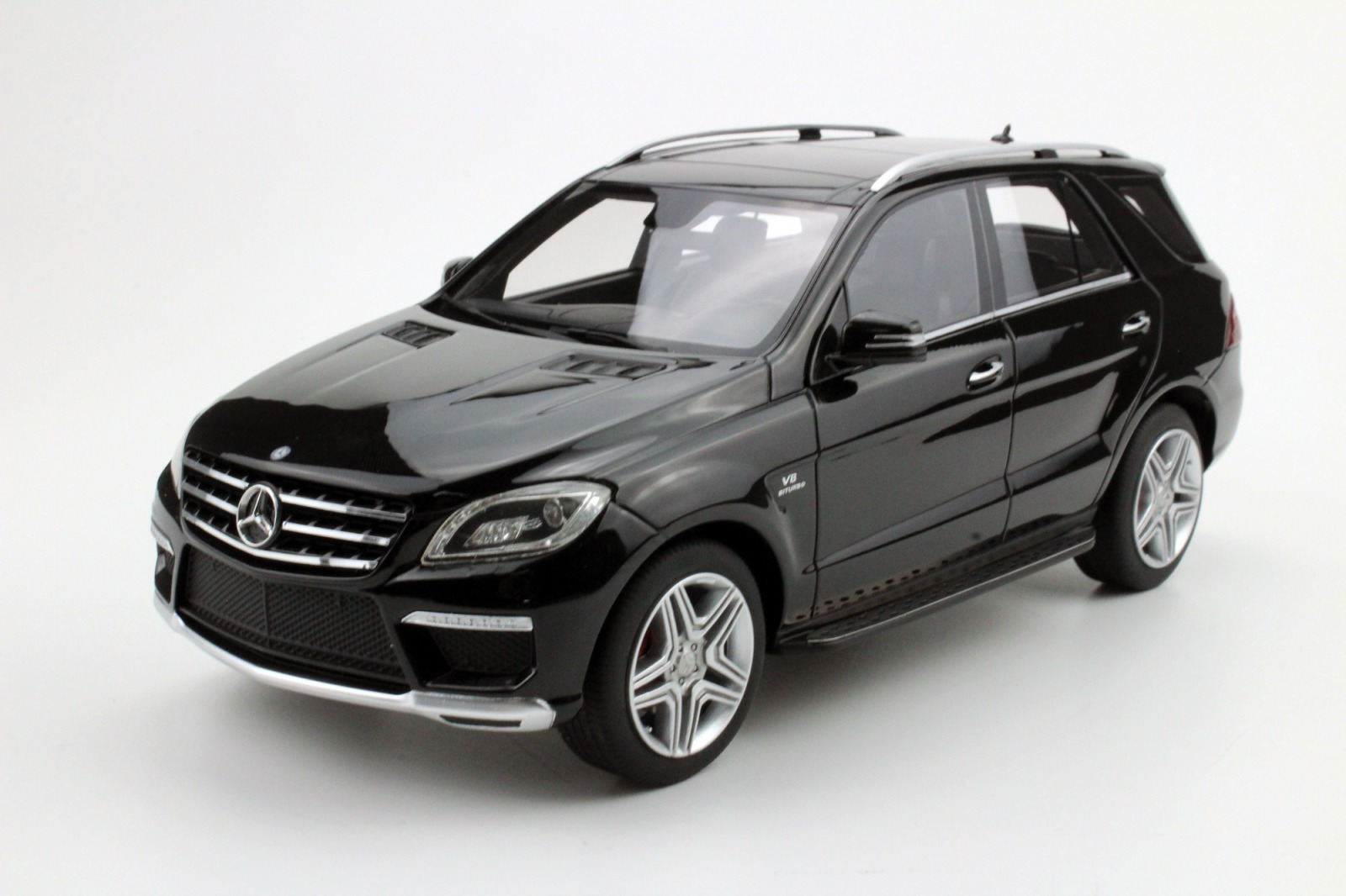 Reservation Ls Collectibles 118 2012 Model Mercedes Benz M Class Ml63 Amg V8 Biturbo Mercedes Benz M Class Ml63 Amg V8 Biturbo 2012 118 By Ls