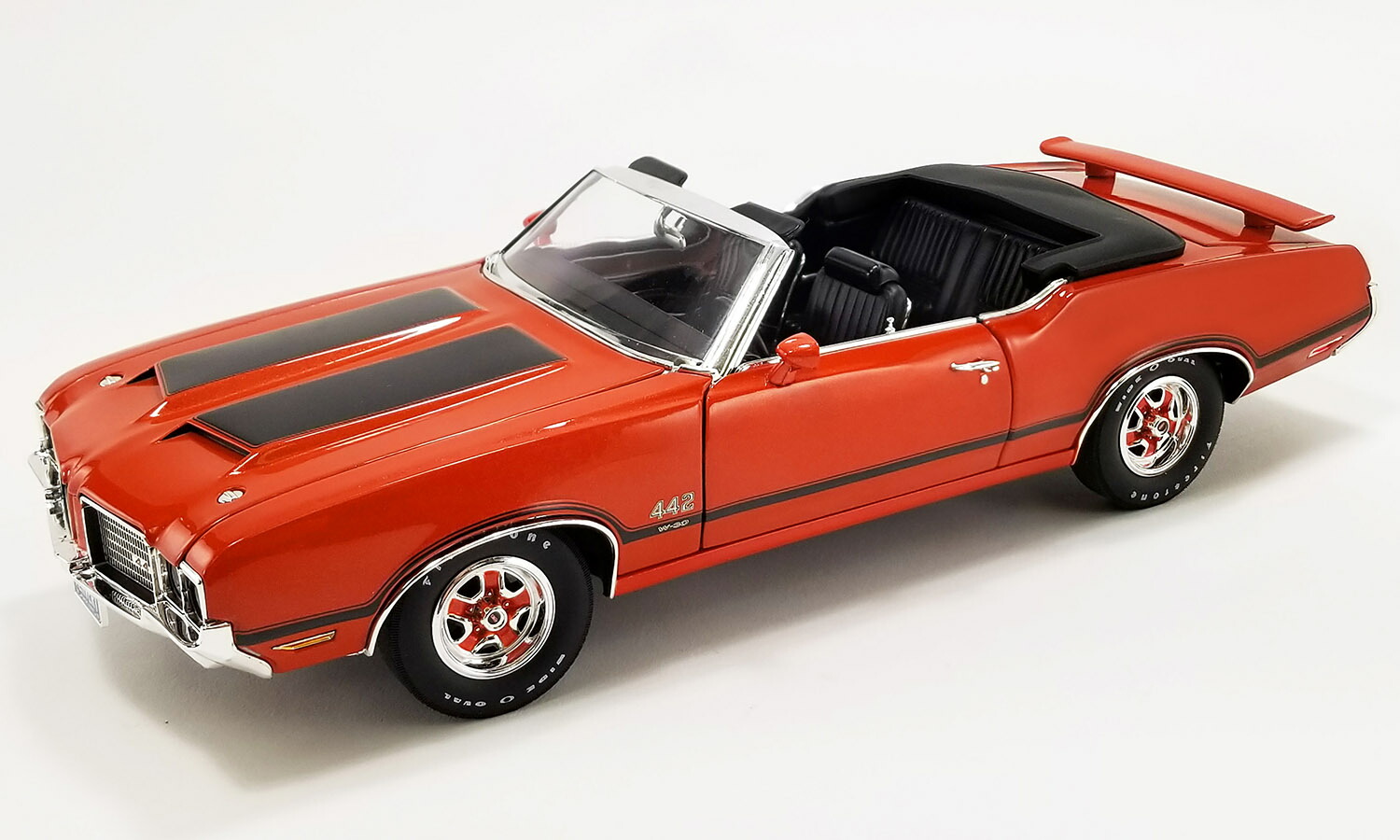 ミニカー ACME 1/64 2018 HURST ACME 1/18 1972 オールズモビル 442 Hurst Drag Outlaw ホワイト
