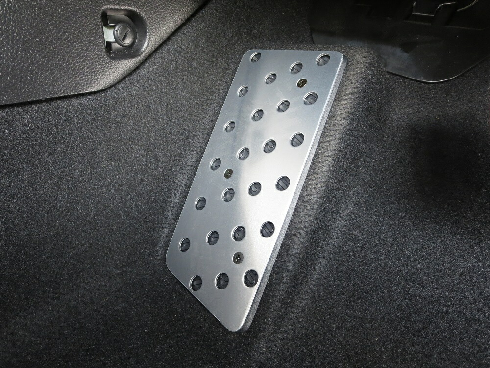 新発売 ホンダ フィット HONDA FIT GR e:HEV 専用フットレストアルミプレート（6AA-GR3/GR4/GR5/GR6/GR8対応）