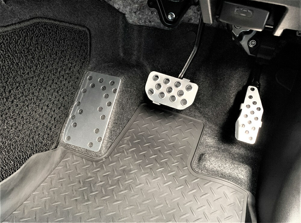 ジムニー JB64W,Jimny SIERRA JB74W,4AT専用アルミペダルセット（スズキジムニー、ジムニーシエラ） 9,240円