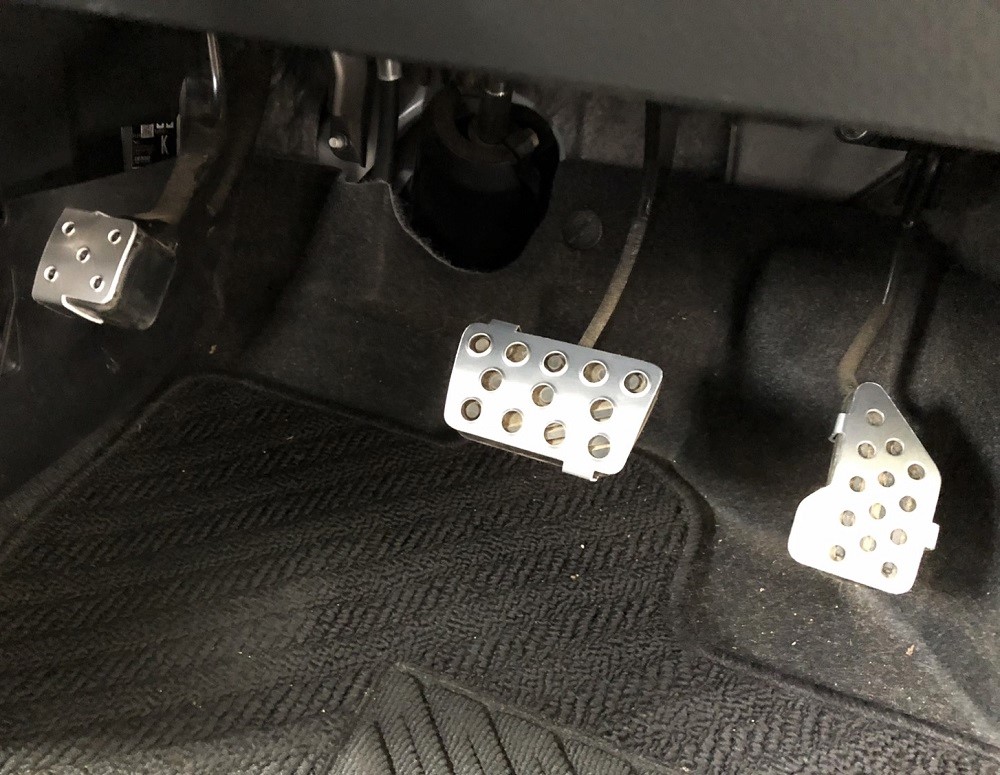 ダイハツ トール DAIHATSU THOR Gターボ G 前期(パーキングブレーキあり)専用 アルミペダルセット