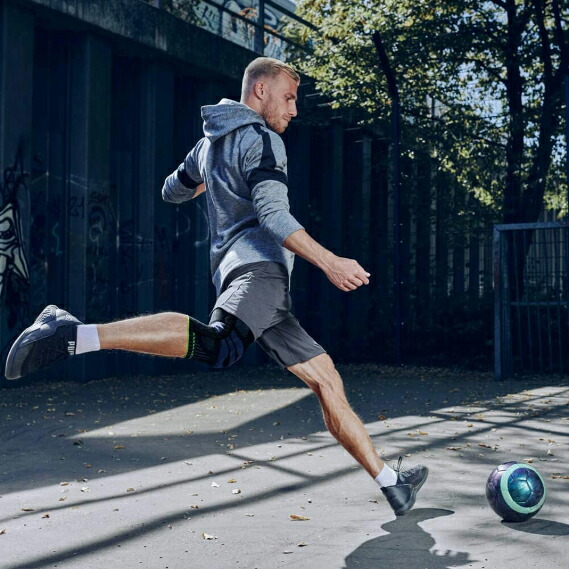 バウアーファインド　SPORTS COMPRESSION SLEEVES ARM　膝サポーター｜スポーツダグアウト