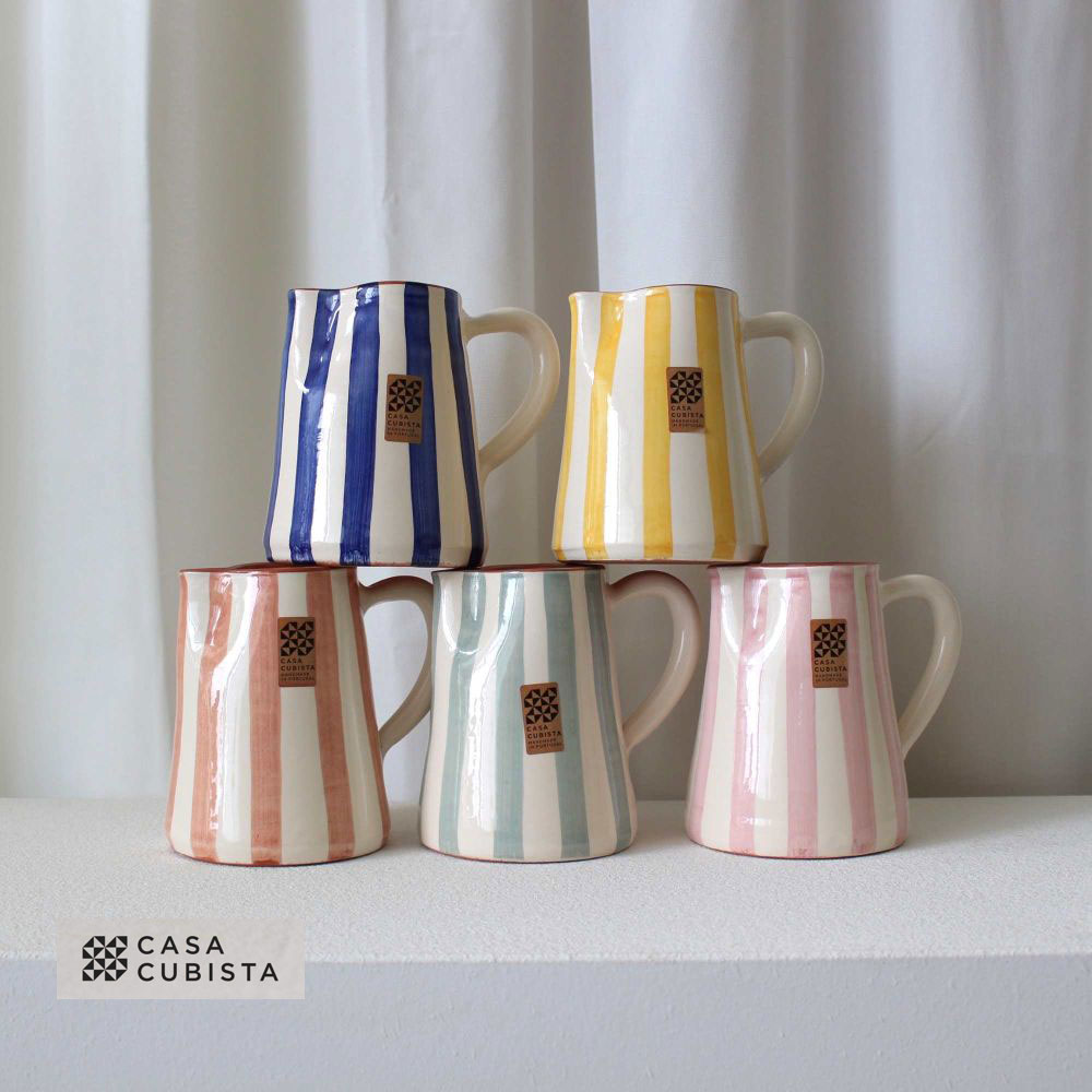 【P10倍】Casa Cubista ポルトガル直輸入 ジャグ 水差し 花瓶 フラワーベース ピッチャー ポット ベース オブジェ 陶器 テラコッタ 食器 おしゃれ 手描き ハンドメイド ストライプ 北欧風 南欧風 カフェ風 白 ホワイト 1000ml ギフト海外インテリア