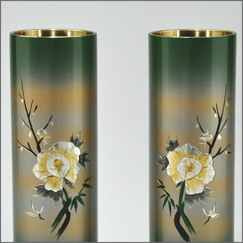 楽天市場 仏壇用花瓶 お盆用花瓶 銅製 細竹型 牡丹四君子彫金入り 7 5号 一対 高さ22 5cm 胴径7cm お盆用品 送料無料 花瓶 仏具 仏間用花瓶 お盆 初盆 新盆 花立 花器 花入れ 花生け 華瓶 お盆飾り用品 お彼岸 お供え 高岡銅器 仏壇 盆提灯 数珠の仏壇屋滝田商店