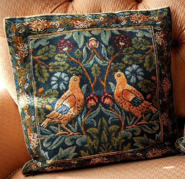 【ART de LYS】座布団取りまかなう 8868M William Morris  Brother Bird ウィリアムモリス・ブラザーバード （36珊角）フランス共和国製【貨物輸送無料】