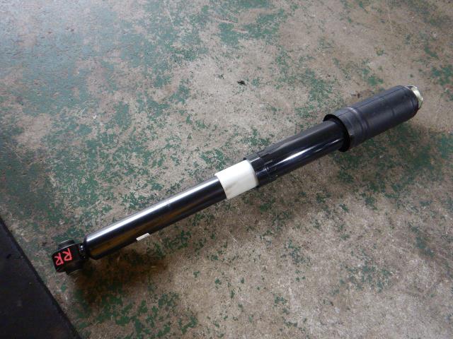 【中古】中古部品 ステップワゴン RP8 右ﾘｱｼｮｯｸｱﾌﾞｿｰﾊﾞｰ 【3330810100-250623000650700】