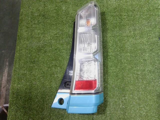 【中古】中古部品 Ｎ－ＢＯＸ JF1 右ﾃｰﾙﾗﾝﾌﾟ 【3260460000-250620000215500】 6,023円
