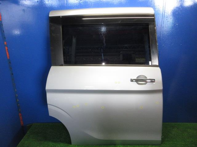 【中古】中古部品 ランディ SC27 右ﾘｱﾄﾞｱ 【3310270100-000014864313300】