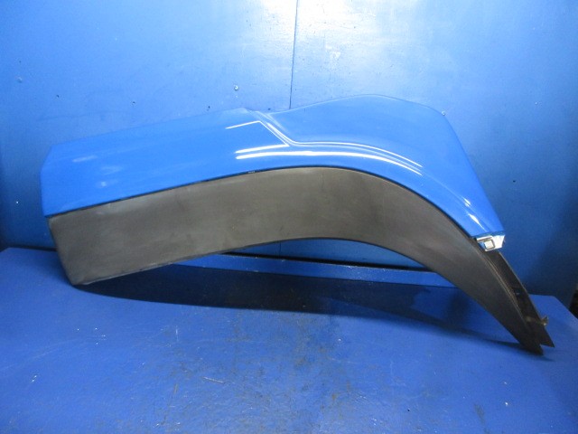 【中古】中古部品 UD日産大型車 CD5ZA 右ﾌﾛﾝﾄﾌｪﾝﾀﾞｰ 【3310270100-000014510110600】
