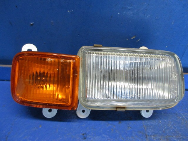 【中古】中古部品 UD日産大型車 CD5ZA 右ﾌｫｸﾞﾗﾝﾌﾟ 【3310270100-000014510110850】