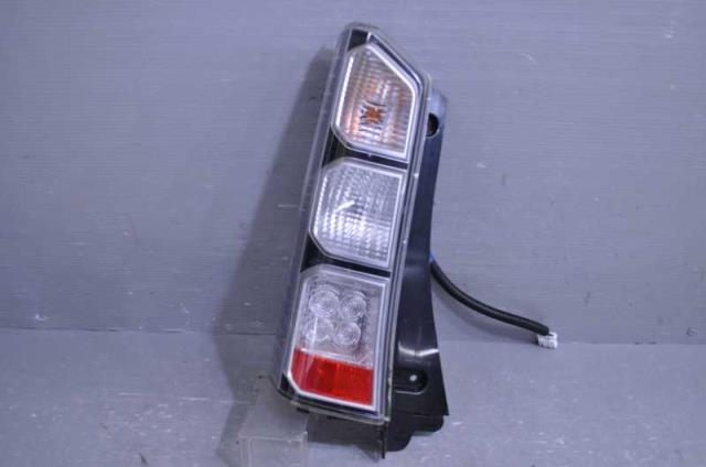 NBOX 左テールランプ ホンダ 純正 N-BOX 《 JF2 》 左テールランプ 33551-TY0-J01