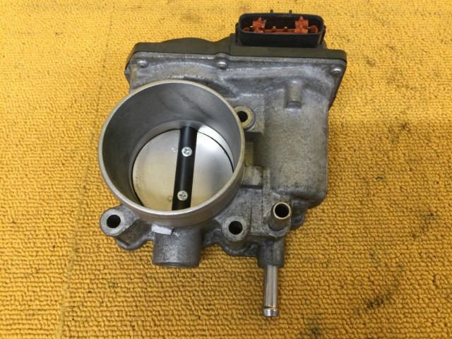 【中古】中古部品 ハリアー ZSU65W ｽﾛｯﾄﾙﾎﾞﾃﾞｨ 【3330960100-000052527020300】
