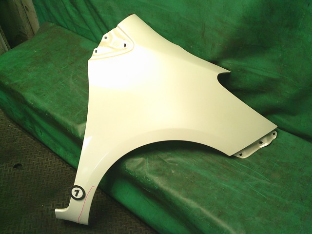 【中古】中古部品 ヴィッツ SCP90 右フロントフェンダー 【3330990500-250626000110600】