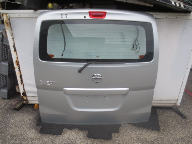 【中古】中古部品 NV200バネット M20 ﾊﾞｯｸﾄﾞｱ 【3340240100-202500005515800】｜e-cleマート