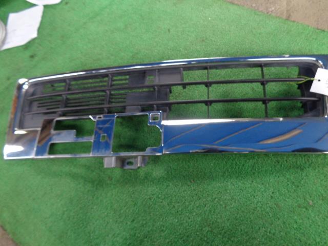 【中古】中古部品 タント L375S ラジエータグリル 【3340030100-018653300010401】