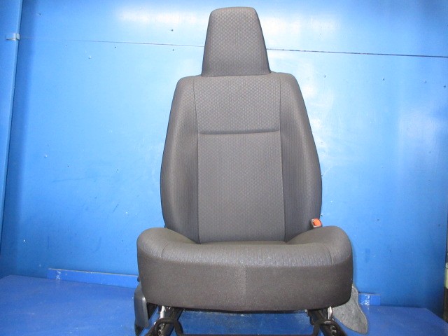 【中古】中古部品 プロボックス NSP160V ﾄﾞﾗｲﾊﾞｰｼｰﾄ 【3310270100-000014857770500】