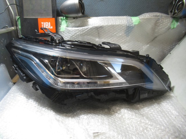 【中古】中古部品 クラウン ARS220 右ﾍｯﾄﾞﾗﾝﾌﾟ 【3500220000-250619501310800】