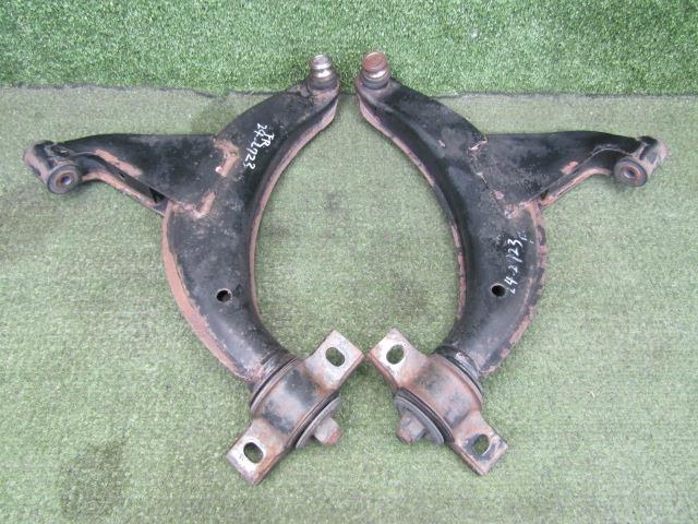 【中古】中古部品 サンバー KV3 右ﾌﾛﾝﾄﾛｱｱｰﾑ 【3330200100-242723000051720】 14,058円
