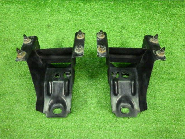 【中古】中古部品 クラウン JZS130G ﾌﾛﾝﾄﾊﾞﾝﾊﾟｰﾎｰｽﾒﾝﾄ 【3330250100-000000905810120】