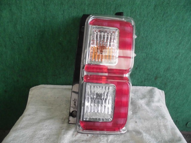 楽天市場】【中古】中古部品 ウェイク LA700S 右ﾃｰﾙﾗﾝﾌﾟ