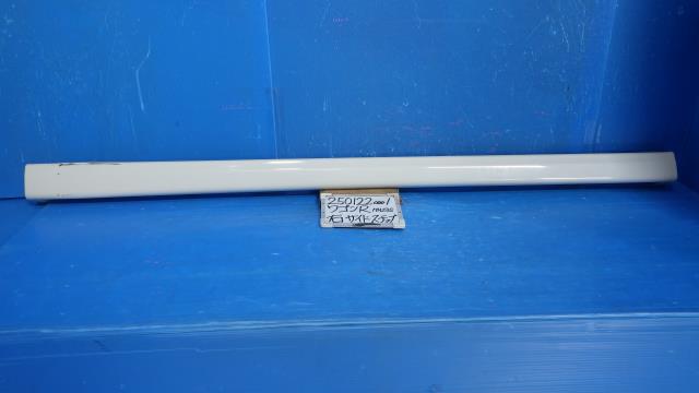 【中古】中古部品 ワゴンＲ MH23S 右ｻｲﾄﾞｽﾃｯﾌﾟ 【3330340100-250122000113700】