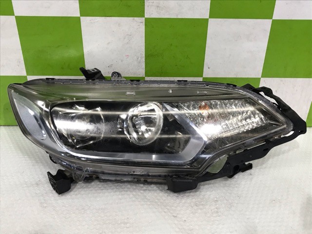 【中古】中古部品 フィット GP5 右ﾍｯﾄﾞﾗﾝﾌﾟ 【3330530100-000005407610800】