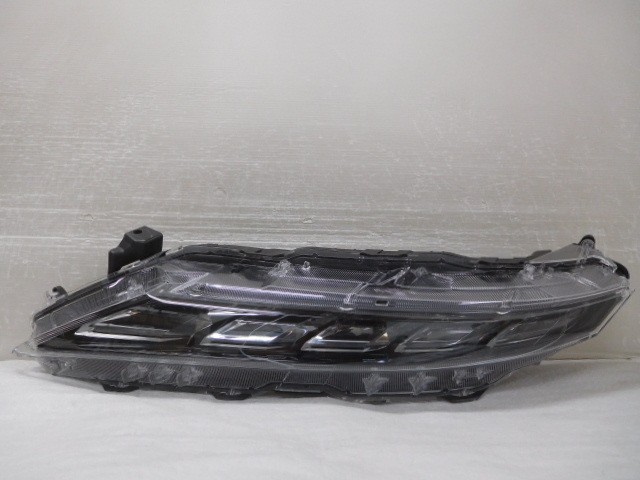 【中古】中古部品 デリカＤ5 CV1W 左ｸﾘｱﾗﾝｽﾗﾝﾌﾟ 【3380050000-000037216711100】