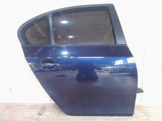 【中古】中古部品 BMW 5シリーズ NE25 右ﾘｱﾄﾞｱ 【3310390100-250618000913300】