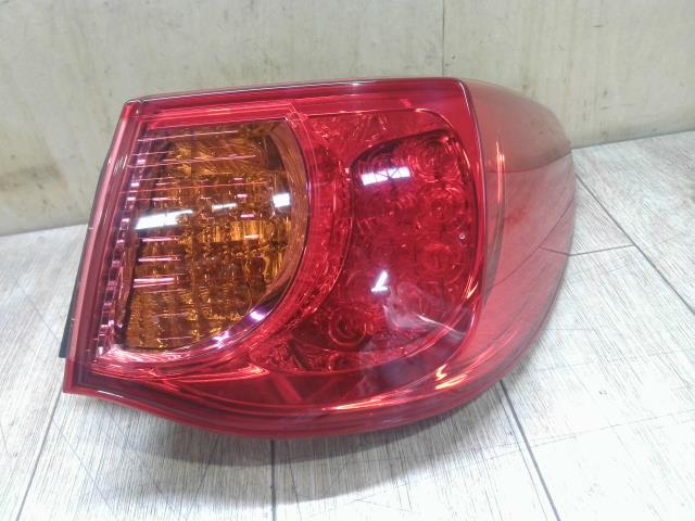 【中古】中古部品 マークＸ GRX130 右ﾃｰﾙﾗﾝﾌﾟ 【3310390100-250617000215500】