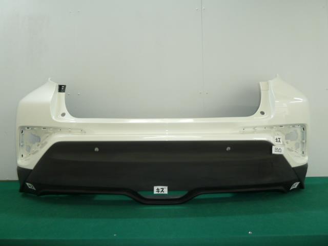 【中古】中古部品 Ｃ－ＨＲ NGX50 ﾘｱﾊﾞﾝﾊﾟｰ 【3380050000-000037235615100】