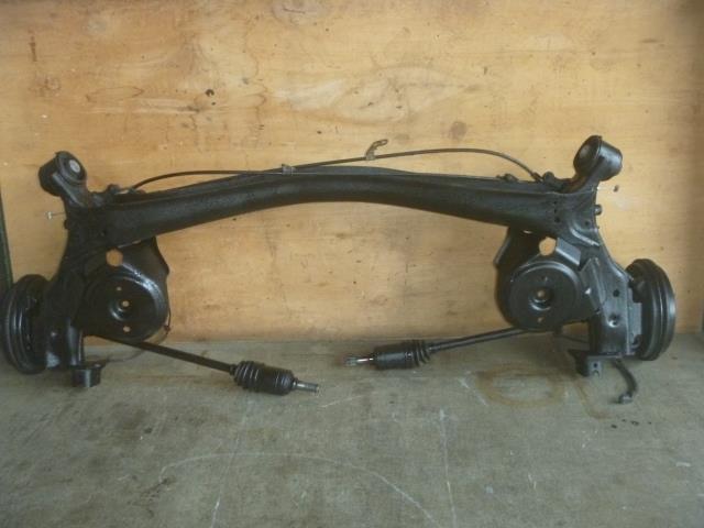 【中古】中古部品 フィット GP6 ﾘｱｱｸｽﾙﾋﾞｰﾑ 【3330370100-000253012353500】