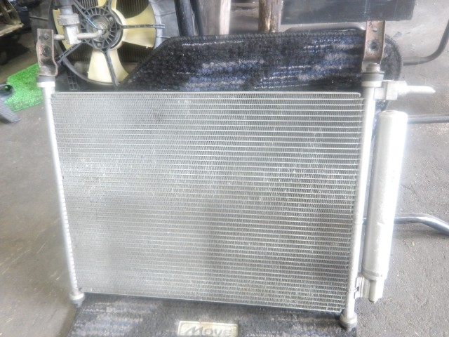 【中古】中古部品 スクラム DG64W コンデンサー 【3340140100-000025039360600】