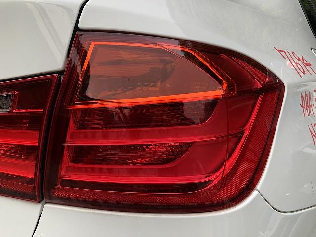 【中古】中古部品 BMW 3シリーズ 3B20 右ﾃｰﾙﾗﾝﾌﾟ 【3310070100-0000Y0769415500】