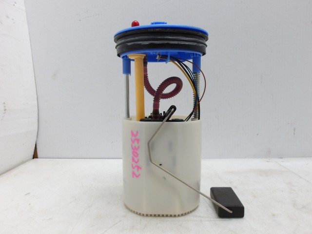 【中古】中古部品 アウディ A1 8XCAX フューエルポンプ 【3310250100-000253025220600】