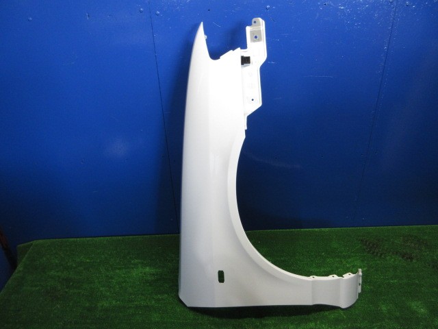 【中古】中古部品 ＡＤ VY11 右ﾌﾛﾝﾄﾌｪﾝﾀﾞｰ 【3310270100-000014856510600】