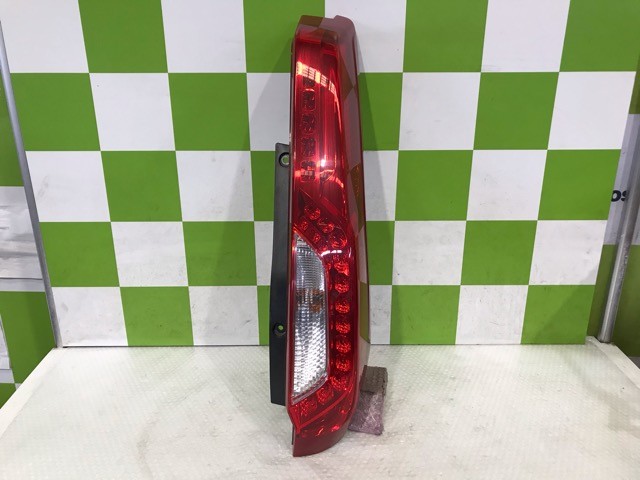 【中古】中古部品 エクストレイル NT31 右ﾃｰﾙﾗﾝﾌﾟ 【3330530100-000005409515500】