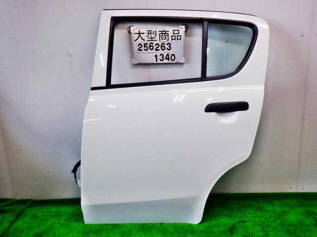 【中古】中古部品 アルト HA25V 左ﾘｱﾄﾞｱ 【3330890100-000025626313400】