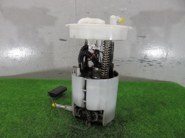 【中古】中古部品 デリカＤ5 CV1W ﾌｭｰｴﾙﾎﾟﾝﾌﾟ 【3260250000-000025097020600】