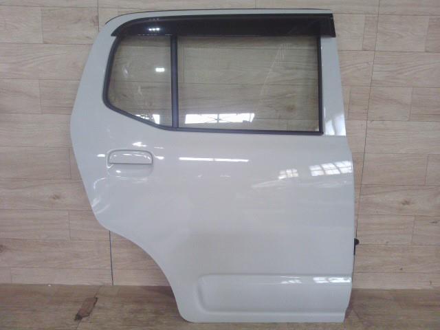 【中古】中古部品 アルト HA97S 右ﾘｱﾄﾞｱ 【3310390100-250626001713300】