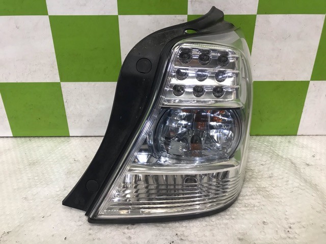 トヨタＳＡＩ DAA-AZK10 右テールランプ SAI DAA-AZK10 右テールランプ : パーツストア今井 - 通販
