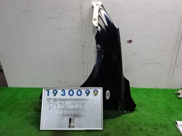 【中古】中古部品 デミオ DY3W 左ﾌﾛﾝﾄﾌｪﾝﾀﾞｰ 【3330980100-001508524410700】