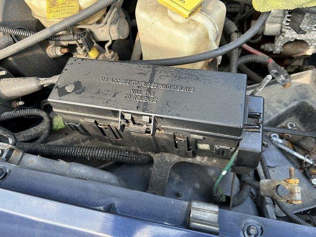 【中古】中古部品 ジープ チェロキー 7MX ヒューズボックス 【3310070100-0000Y0769867800】