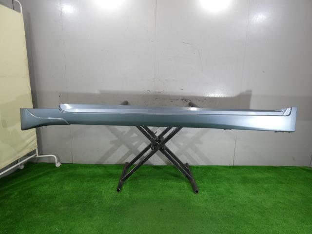 【中古】中古部品 スカイライン HV37 左ｻｲﾄﾞｽﾃｯﾌﾟ 【3260250000-000025103713800】