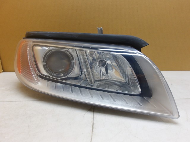 【中古】中古部品 ボルボ 70シリーズ BB4164TW 右ﾍｯﾄﾞﾗﾝﾌﾟ 【3310250100-000253005410800】