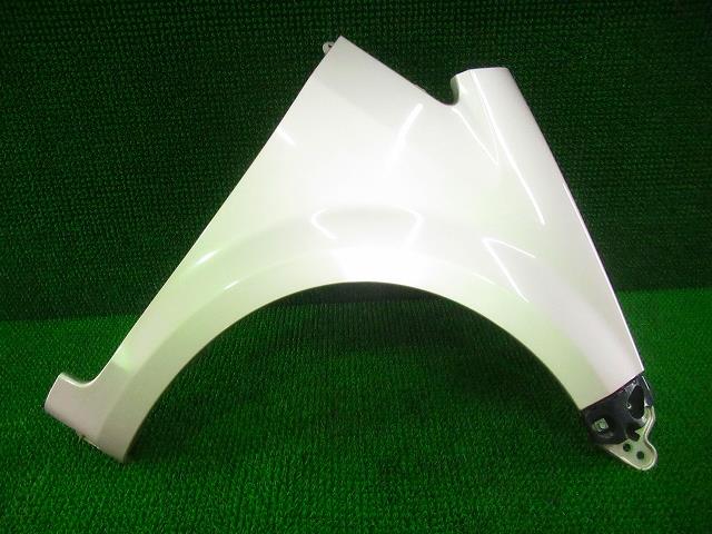 【中古】中古部品 ムーヴ L175S 右ﾌﾛﾝﾄﾌｪﾝﾀﾞｰ 【3330210100-000037121610600】