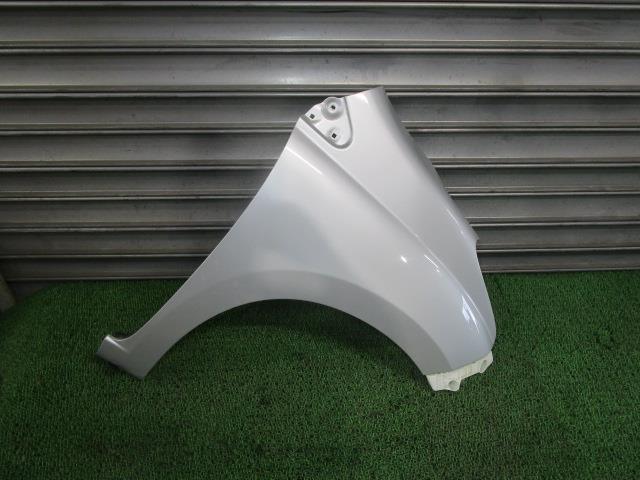 【中古】中古部品 キャロル HB25S 右ﾌﾛﾝﾄﾌｪﾝﾀﾞｰ 【3330540100-250522000510600】
