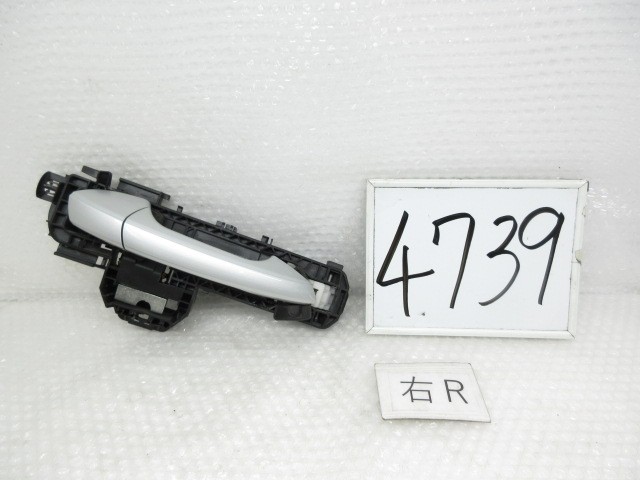 【中古】中古部品 ベンツ Bクラス 246242 ｱｳﾀｰﾊﾝﾄﾞﾙ 【3500170000-250714500917250】